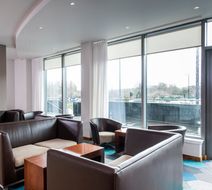 Holiday Inn Express Hamilton Lobby