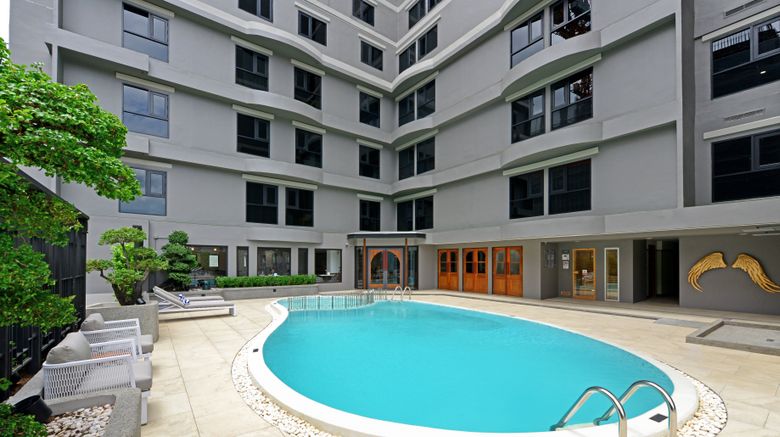 <b>Oakwood Hotel & Residence Bangkok Pool</b>. Images powered by <a href="https://www.leonardoworldwide.com/" title="Leonardo Worldwide" target="_blank">Leonardo</a>.