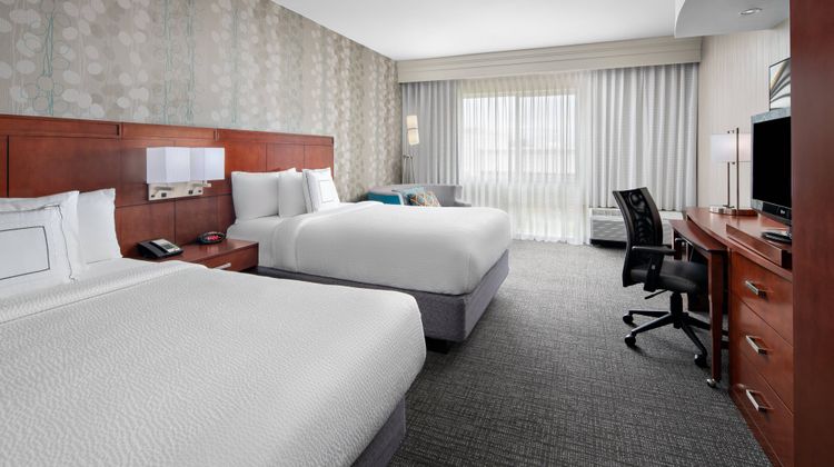 Courtyard Raleigh Triangle Town Center Room