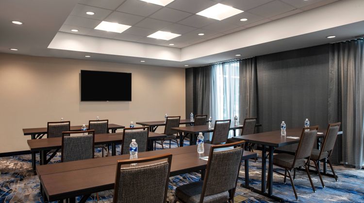 Fairfield Inn & Suites Near Expo Center Meeting