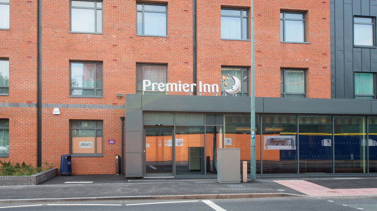 Premier Inn Lichfield City Centre Exterior