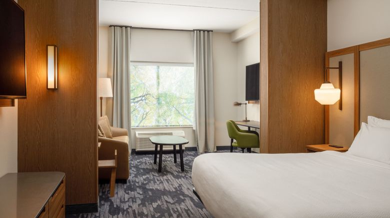 <b>Fairfield Inn & Stes Knoxville Northwest Suite</b>. Images powered by <a href="https://www.leonardoworldwide.com/" title="Leonardo Worldwide" target="_blank">Leonardo</a>.