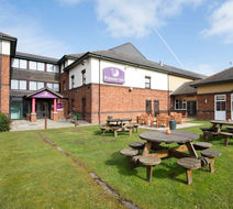 Premier Inn Livingston (M8/J3) Exterior