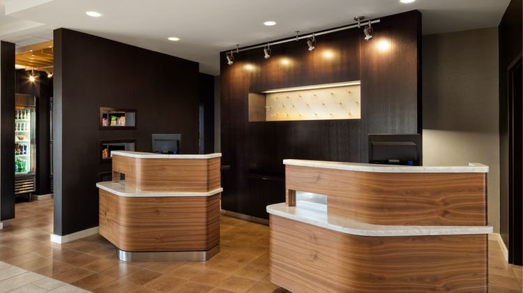 Courtyard Mankato Marriott Lobby