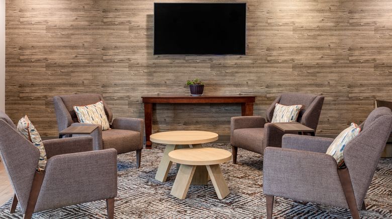 <b>Candlewood Suites Sioux Falls Lobby</b>. Images powered by <a href="https://www.leonardoworldwide.com/" title="Leonardo Worldwide" target="_blank">Leonardo</a>.