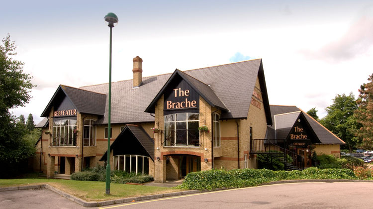 Premier Inn Luton Airport Exterior