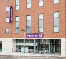 Premier Inn Luton Town Centre Exterior