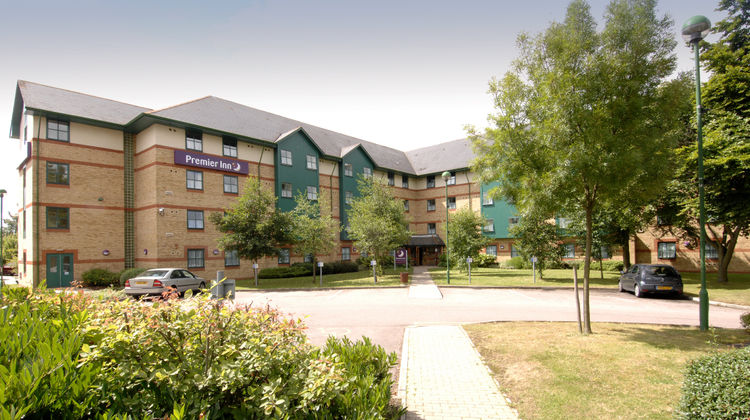 Premier Inn Luton Airport Exterior