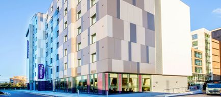 Premier Inn Maidenhead Town Centre Exterior