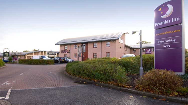 Premier Inn Manchester (Cheadle) Exterior