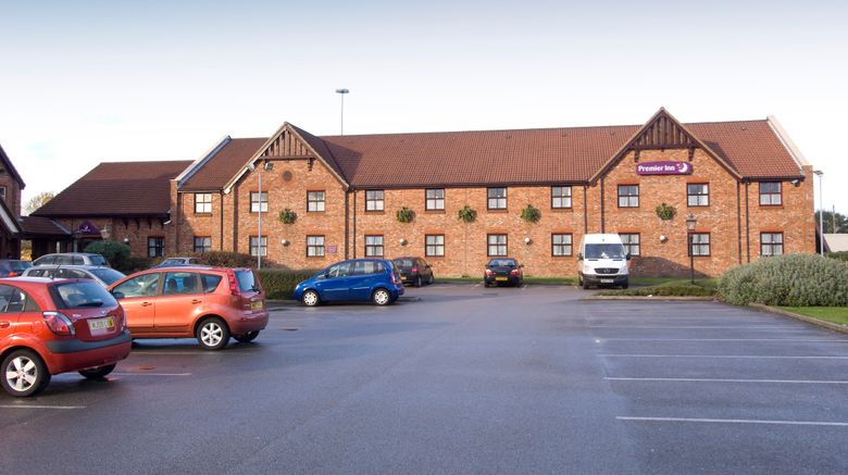 <b>Premier Inn Manchester (Denton) Exterior</b>. Images powered by <a href="https://www.leonardoworldwide.com/" title="Leonardo Worldwide" target="_blank">Leonardo</a>.