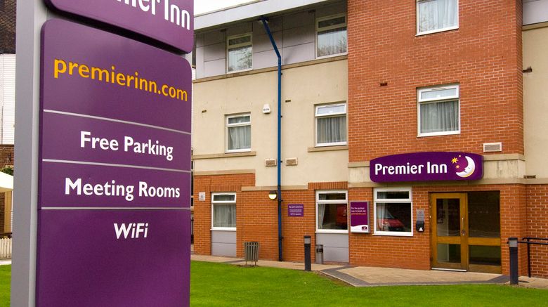 <b>Premier Inn Manchester (Heaton Park) Exterior</b>. Images powered by <a href="https://www.leonardoworldwide.com/" title="Leonardo Worldwide" target="_blank">Leonardo</a>.