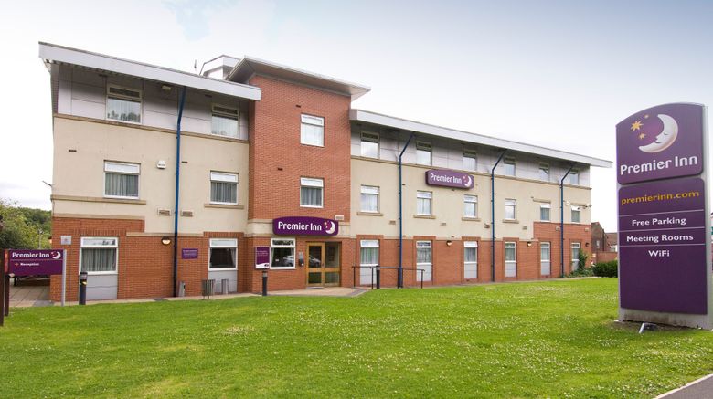 <b>Premier Inn Manchester (Heaton Park) Exterior</b>. Images powered by <a href="https://www.leonardoworldwide.com/" title="Leonardo Worldwide" target="_blank">Leonardo</a>.