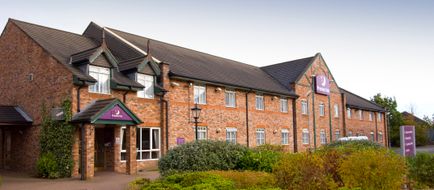 Premier Inn Manchester (Sale) Exterior