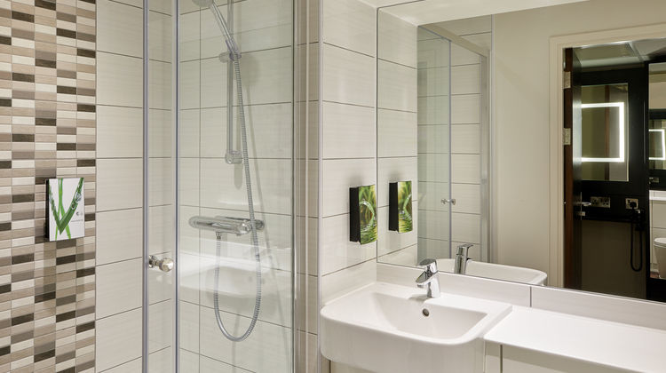 Premier Inn Manchester (Swinton) Room