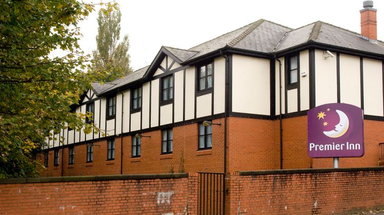 Premier Inn Manchester (Swinton) Exterior