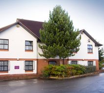 Premier Inn Manchester Airport Heald Gn Exterior