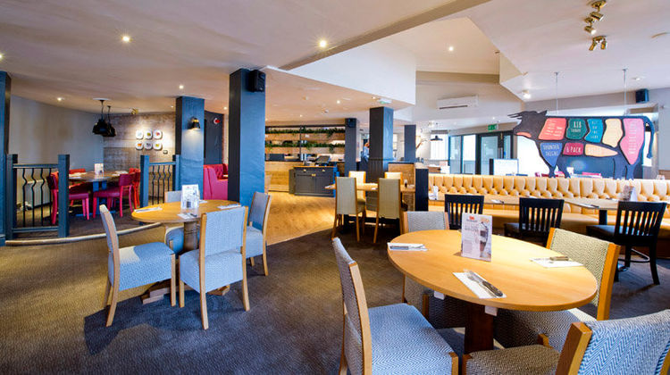 Premier Inn Manchester Airport Heald Gn Restaurant