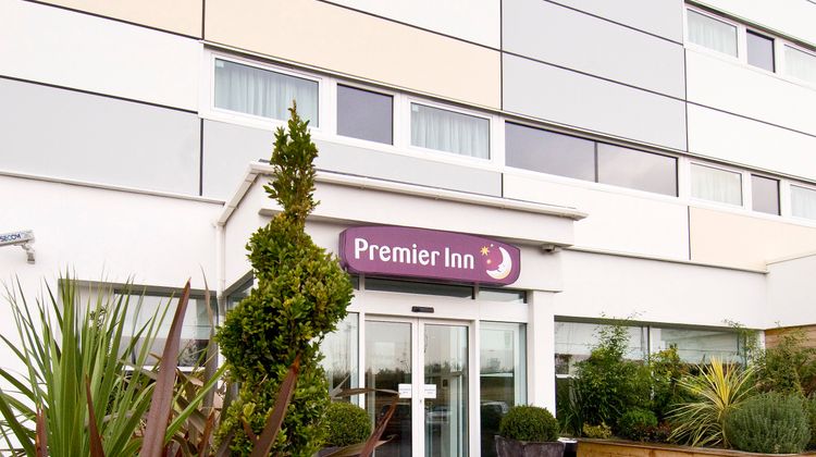 Premier Inn Manchester Airport North Exterior