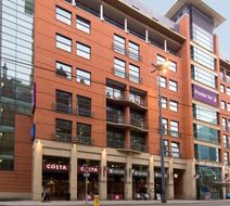 Premier Inn Manchester Central Exterior