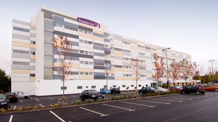 Premier Inn Manchester Airport North Exterior