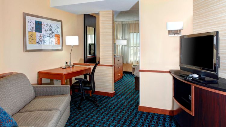 Fairfield Inn & Suites Anniston Oxford Suite