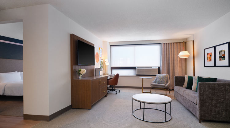 Holiday Inn Chicago O'Hare Airport Suite