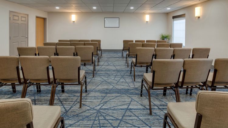 Holiday Inn Express & Suites Meeting
