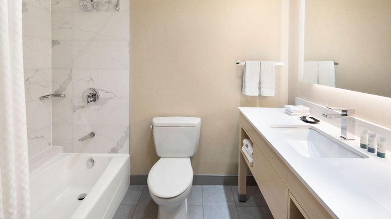 <b>The Westin Edmonton Room</b>. Images powered by <a href="https://www.leonardoworldwide.com/" title="Leonardo Worldwide" target="_blank">Leonardo</a>.