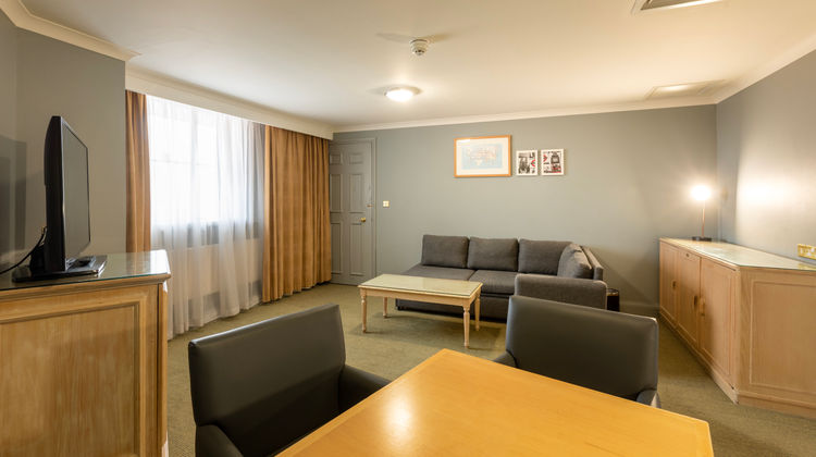 Holiday Inn Suite