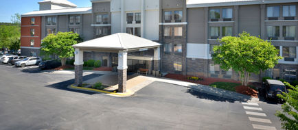 Holiday Inn Express RDU Exterior