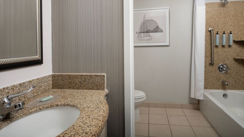 <b>Courtyard Seattle Kirkland Room</b>. Images powered by <a href="https://www.leonardoworldwide.com/" title="Leonardo Worldwide" target="_blank">Leonardo</a>.