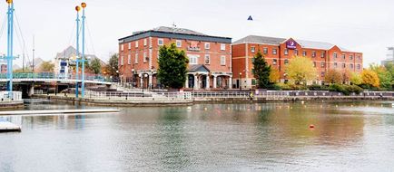 Premier Inn Manchester (MediaCityUK) Exterior