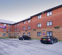 Premier Inn Manchester (Hyde) Exterior