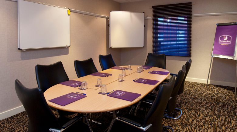 <b>Premier Inn Manchester Trafford Centre W Meeting</b>. Images powered by <a href="https://www.leonardoworldwide.com/" title="Leonardo Worldwide" target="_blank">Leonardo</a>.