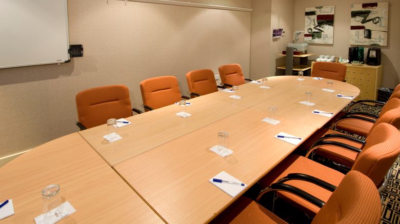 <b>Premier Inn Manchester Trafford Centre W Meeting</b>. Images powered by <a href="https://www.leonardoworldwide.com/" title="Leonardo Worldwide" target="_blank">Leonardo</a>.