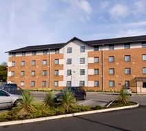 Premier Inn Manchester (West Didsbury) Exterior