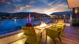 Lakehouse Resort Exterior