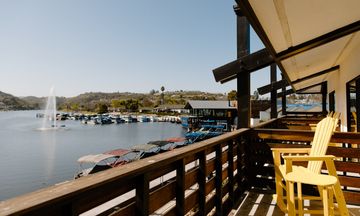 Lakehouse Resort