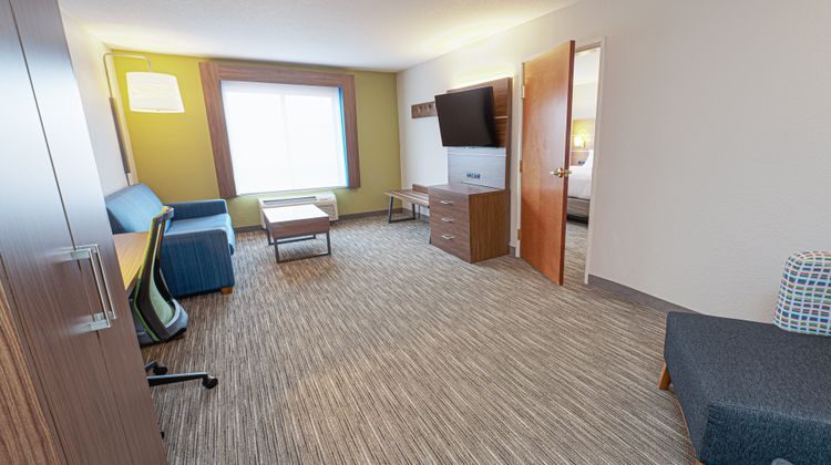 Holiday Inn Express Hotel & Suites Room