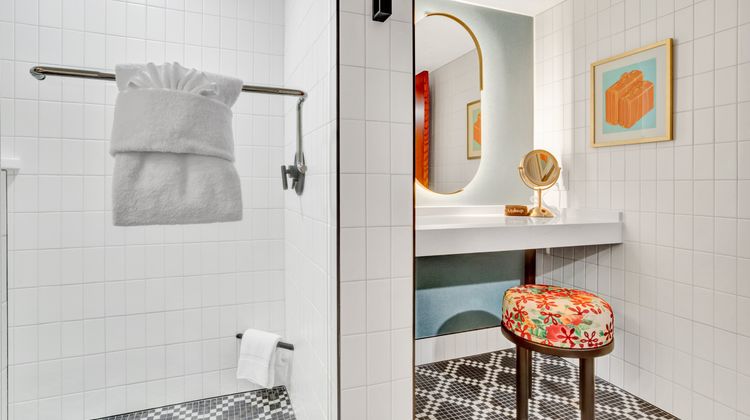 Hotel Indigo Minneapolis Downtown Suite