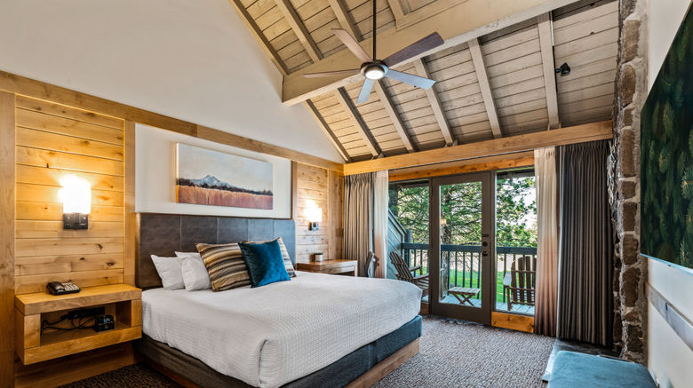 <b>Sunriver Resort Room</b>. Images powered by <a href="https://www.leonardoworldwide.com/" title="Leonardo Worldwide" target="_blank">Leonardo</a>.