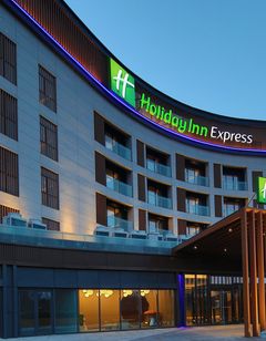 Holiday Inn Exp Golden Pebble Beach