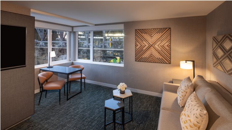 Silver Cloud Hotel Stadium Suite