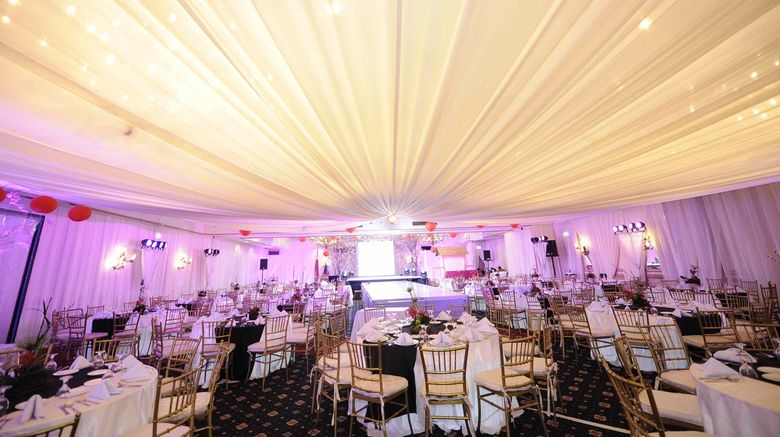 <b>Waterfront Insular Hotel Ballroom</b>. Images powered by <a href="https://www.leonardoworldwide.com/" title="Leonardo Worldwide" target="_blank">Leonardo</a>.