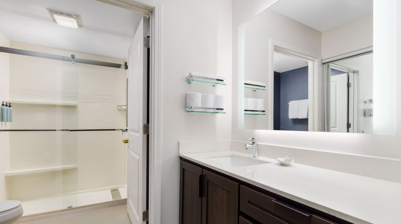 <b>Residence Inn Hartford Rocky Hill Room</b>. Images powered by <a href="https://www.leonardoworldwide.com/" title="Leonardo Worldwide" target="_blank">Leonardo</a>.