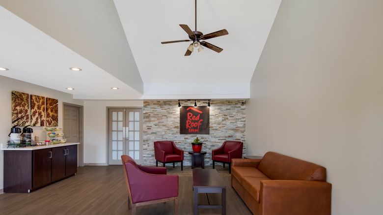 <b>Red Roof Inn Jasper Lobby</b>. Images powered by <a href="https://www.leonardoworldwide.com/" title="Leonardo Worldwide" target="_blank">Leonardo</a>.