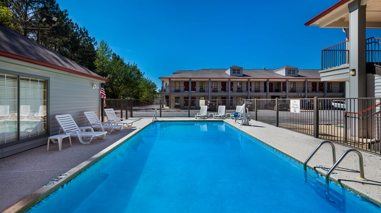 Red Roof Inn Jasper Pool