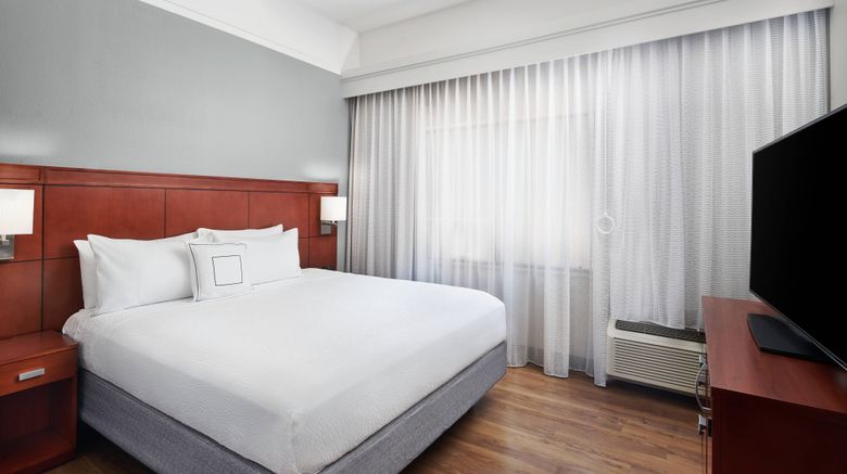 <b>Courtyard by Marriott Scottsdale North Suite</b>. Images powered by <a href="https://www.leonardoworldwide.com/" title="Leonardo Worldwide" target="_blank">Leonardo</a>.