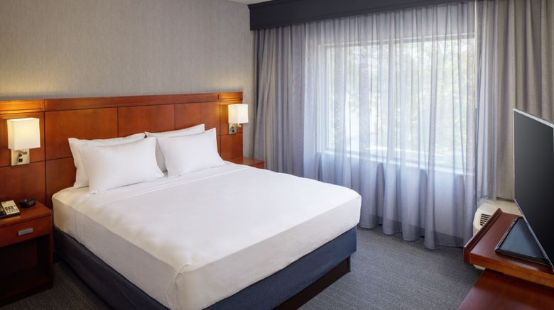 <b>Courtyard by Marriott Charleston Suite</b>. Images powered by <a href="https://www.leonardoworldwide.com/" title="Leonardo Worldwide" target="_blank">Leonardo</a>.